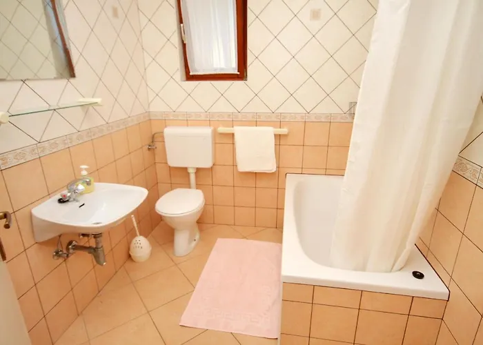 5587b