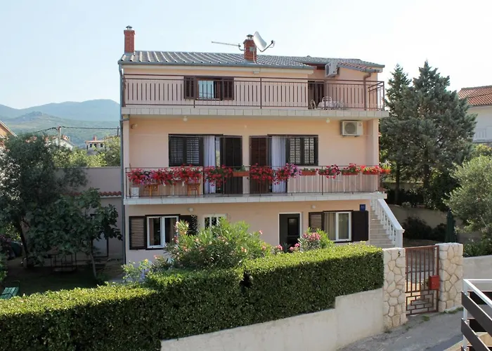 5587b Apartment *