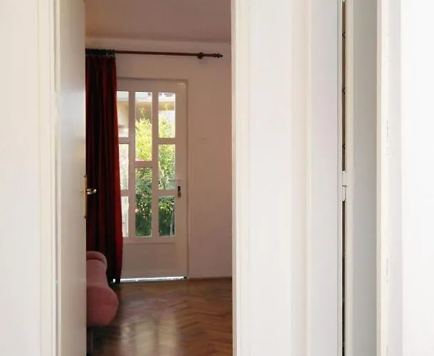 Apartment 5587b *