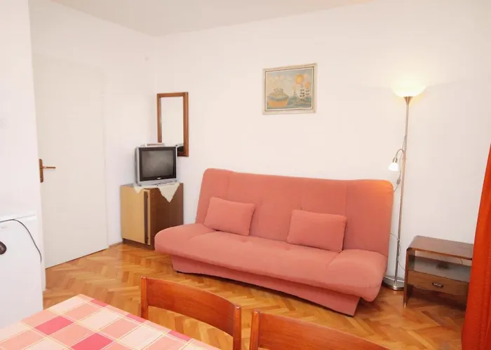 5587b Apartment Novi Vinodolski